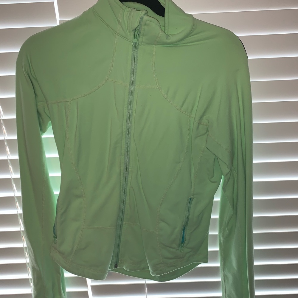 Green lululemon jacket size 6